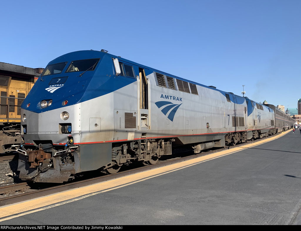 Amtrak 7 P42DC